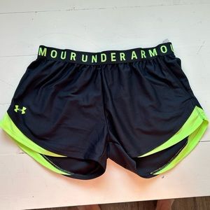 Under armour large run shorts
